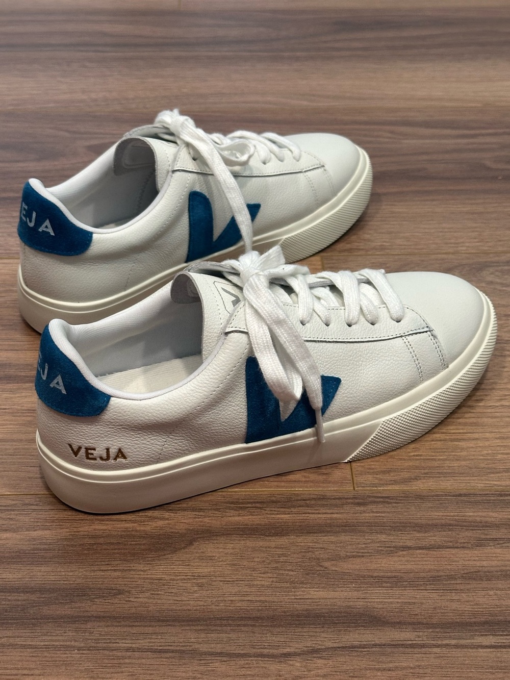 Veja Campo Leather Sneaker in White/Swedish Blue Size 7 - Picture 4 of 11